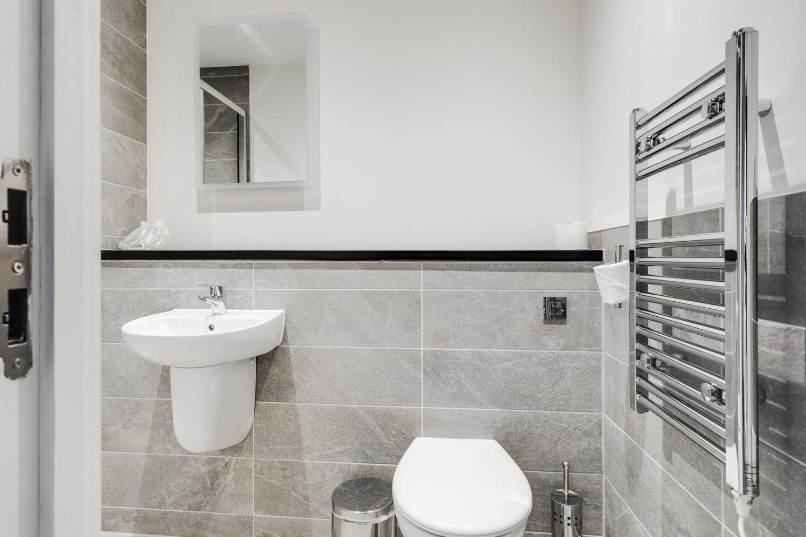 Comforting City Retreat In Vauxhall - No Wifi Ливърпул Екстериор снимка
